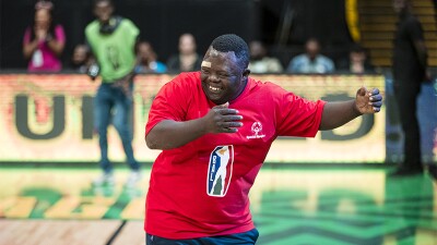 Ableye dancing and celebrating on the court. 