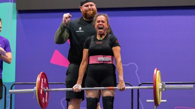 Young woman, Caroline Tangitau deadlifting. 